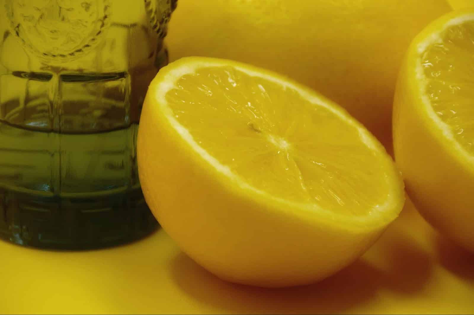 Essential oils and lemons